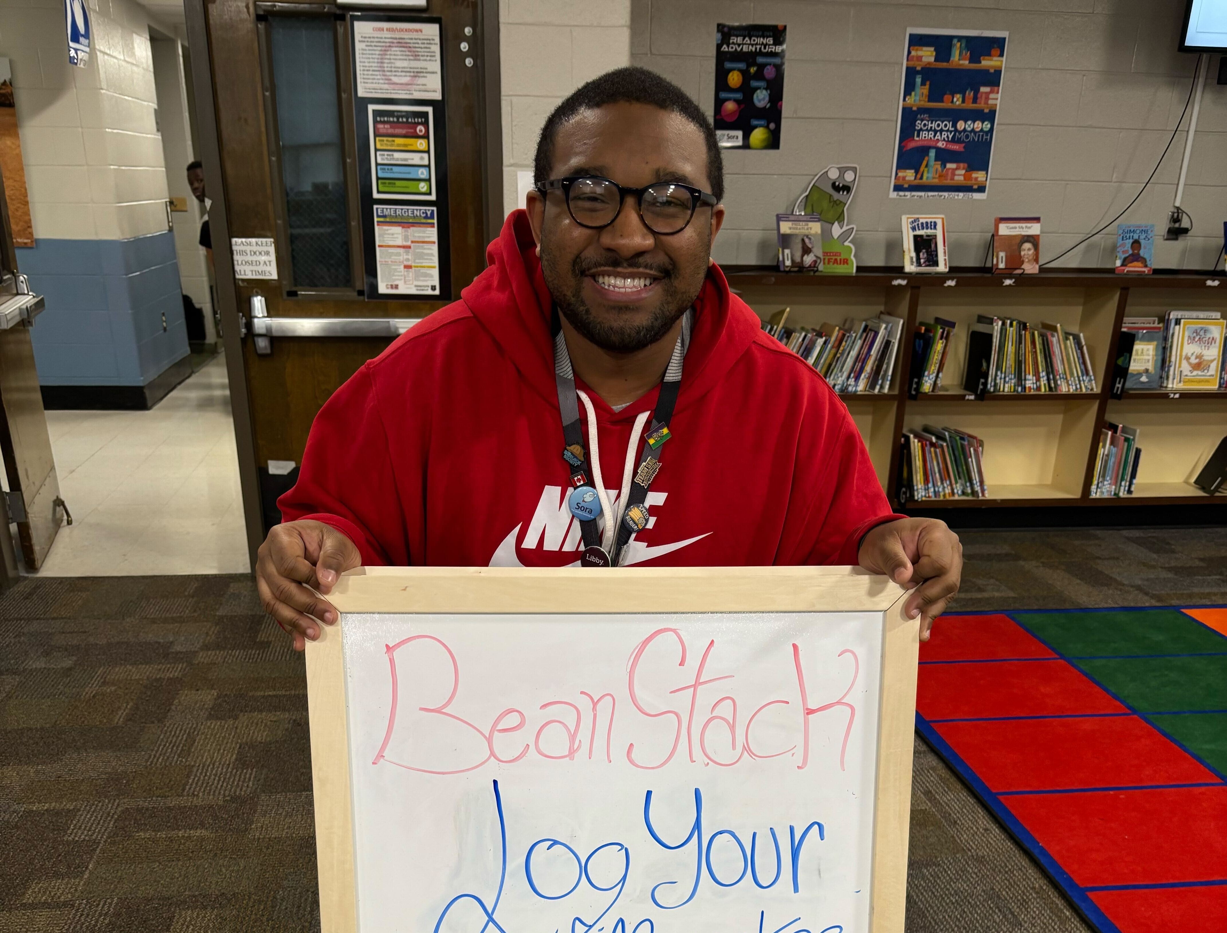 Students in Nashville reading